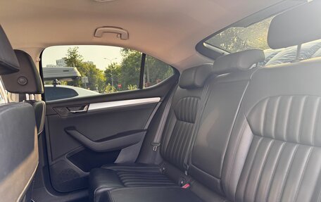 Skoda Superb III рестайлинг, 2018 год, 2 250 000 рублей, 15 фотография