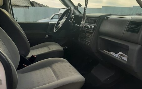 Volkswagen Caravelle T4, 2000 год, 1 740 000 рублей, 8 фотография