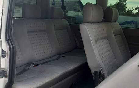 Volkswagen Caravelle T4, 2000 год, 1 740 000 рублей, 9 фотография
