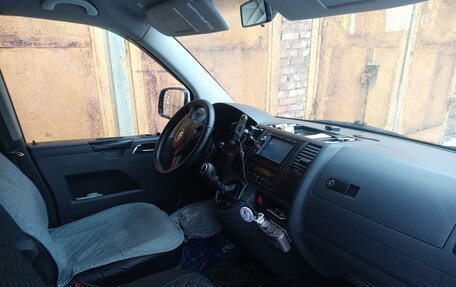 Volkswagen Transporter T5 рестайлинг, 2009 год, 1 550 000 рублей, 6 фотография