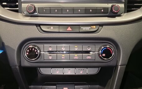 KIA cee'd III, 2020 год, 1 410 000 рублей, 10 фотография