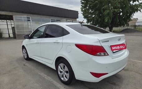 Hyundai Solaris II рестайлинг, 2014 год, 985 000 рублей, 10 фотография
