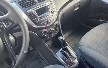 Hyundai Solaris II рестайлинг, 2014 год, 985 000 рублей, 16 фотография
