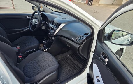 Hyundai Solaris II рестайлинг, 2014 год, 985 000 рублей, 18 фотография
