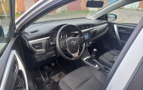 Toyota Corolla, 2015 год, 1 400 000 рублей, 10 фотография