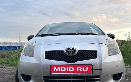 Toyota Yaris III рестайлинг, 2008 год, 480 000 рублей, 2 фотография