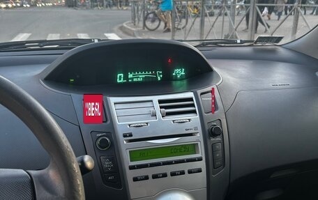 Toyota Yaris III рестайлинг, 2008 год, 480 000 рублей, 12 фотография