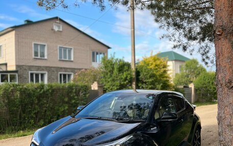 Toyota C-HR I рестайлинг, 2017 год, 2 290 000 рублей, 2 фотография