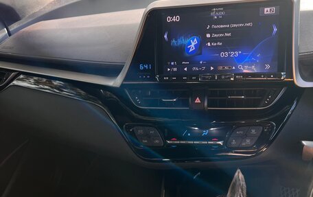 Toyota C-HR I рестайлинг, 2017 год, 2 290 000 рублей, 29 фотография
