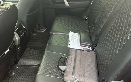 Toyota Land Cruiser Prado 150 рестайлинг 2, 2019 год, 5 500 000 рублей, 7 фотография