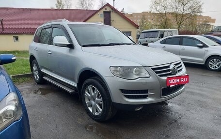 Volkswagen Touareg III, 2010 год, 1 650 000 рублей, 2 фотография