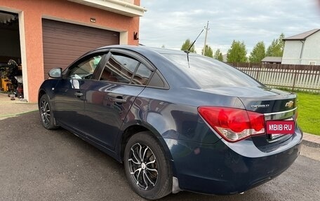 Chevrolet Cruze II, 2010 год, 795 000 рублей, 4 фотография