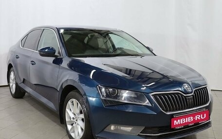 Skoda Superb III рестайлинг, 2018 год, 1 569 000 рублей, 3 фотография