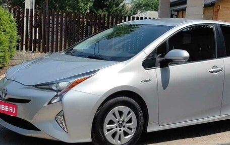 Toyota Prius IV XW50, 2016 год, 1 970 000 рублей, 6 фотография