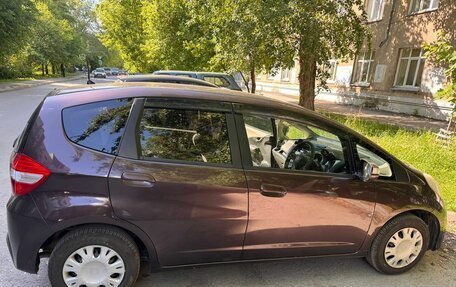 Honda Fit III, 2011 год, 870 000 рублей, 6 фотография