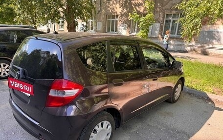 Honda Fit III, 2011 год, 870 000 рублей, 10 фотография