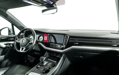 Volkswagen Touareg III, 2018 год, 4 449 700 рублей, 9 фотография