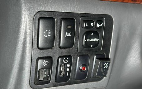 Toyota Land Cruiser 100 рестайлинг 2, 2003 год, 1 650 000 рублей, 17 фотография