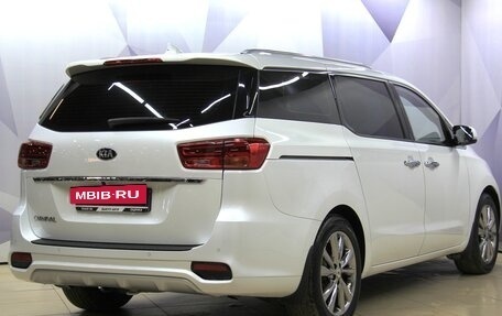 KIA Carnival III, 2019 год, 2 700 000 рублей, 5 фотография