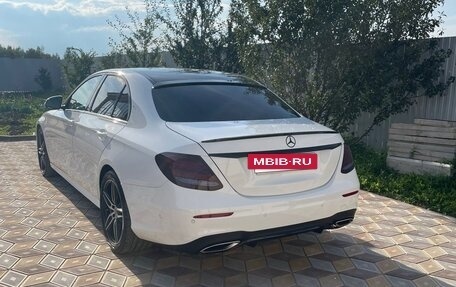 Mercedes-Benz E-Класс, 2018 год, 2 900 000 рублей, 6 фотография