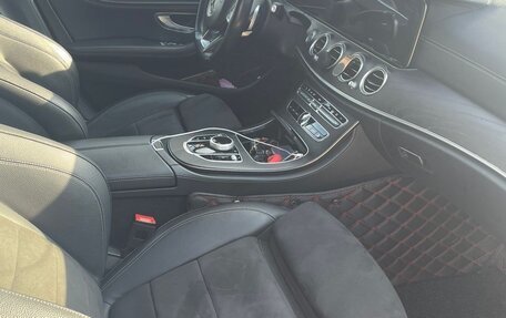 Mercedes-Benz E-Класс, 2018 год, 2 900 000 рублей, 10 фотография
