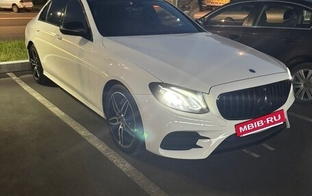 Mercedes-Benz E-Класс, 2018 год, 2 900 000 рублей, 22 фотография