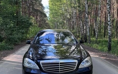 Mercedes-Benz S-Класс, 2010 год, 1 790 000 рублей, 2 фотография