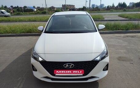 Hyundai Solaris II рестайлинг, 2021 год, 1 700 000 рублей, 4 фотография