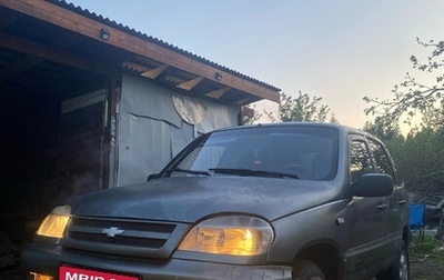 Chevrolet Niva I рестайлинг, 2004 год, 160 000 рублей, 1 фотография