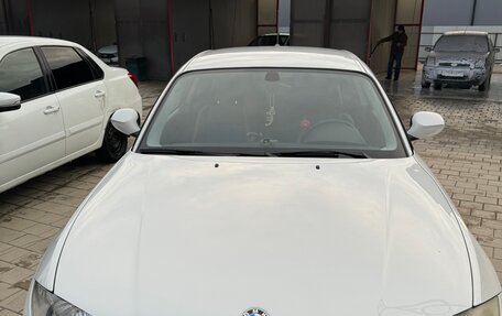 BMW 1 серия, 2011 год, 950 000 рублей, 1 фотография