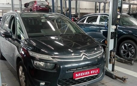 Citroen C4 Picasso II рестайлинг, 2016 год, 1 050 000 рублей, 2 фотография