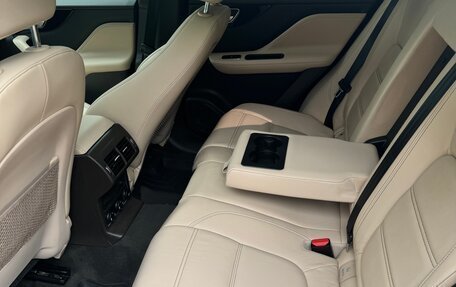Jaguar F-Pace, 2017 год, 2 400 000 рублей, 7 фотография