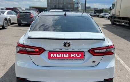 Toyota Camry, 2021 год, 3 180 000 рублей, 3 фотография