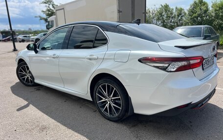 Toyota Camry, 2021 год, 3 180 000 рублей, 4 фотография