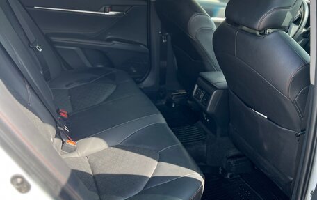 Toyota Camry, 2021 год, 3 180 000 рублей, 6 фотография