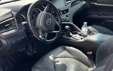 Toyota Camry, 2021 год, 3 180 000 рублей, 8 фотография