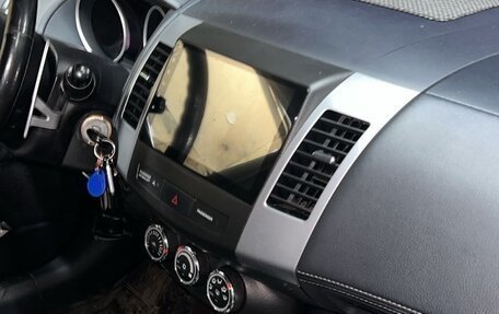 Mitsubishi Outlander III рестайлинг 3, 2011 год, 1 500 000 рублей, 3 фотография