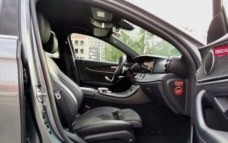 Mercedes-Benz E-Класс, 2018 год, 3 049 000 рублей, 13 фотография