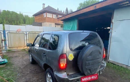 Chevrolet Niva I рестайлинг, 2004 год, 160 000 рублей, 4 фотография
