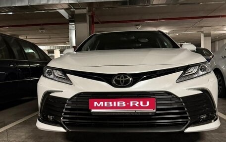 Toyota Camry, 2021 год, 3 990 000 рублей, 2 фотография