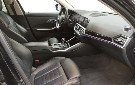 BMW 3 серия, 2019 год, 3 289 000 рублей, 13 фотография