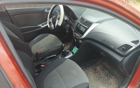 Hyundai Solaris II рестайлинг, 2011 год, 570 000 рублей, 4 фотография