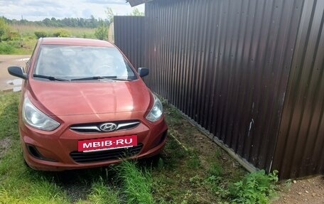 Hyundai Solaris II рестайлинг, 2011 год, 570 000 рублей, 2 фотография