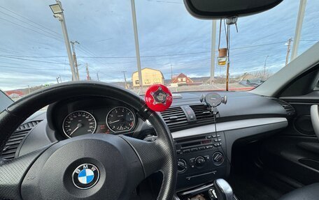 BMW 1 серия, 2011 год, 950 000 рублей, 6 фотография