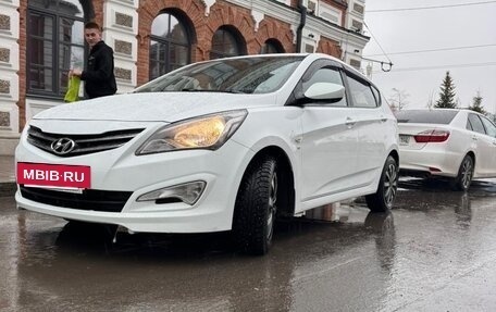 Hyundai Solaris II рестайлинг, 2016 год, 1 000 000 рублей, 3 фотография