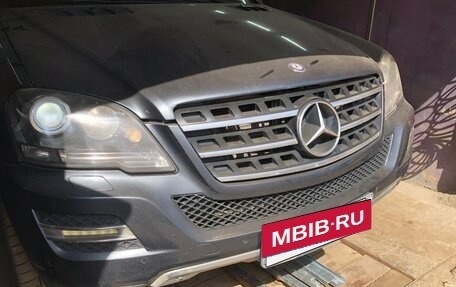 Mercedes-Benz M-Класс, 2011 год, 1 600 000 рублей, 4 фотография
