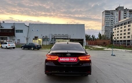 Toyota Camry, 2021 год, 3 050 000 рублей, 8 фотография