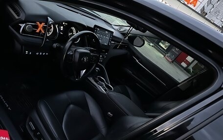 Toyota Camry, 2021 год, 3 050 000 рублей, 2 фотография
