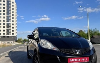 Honda Fit III, 2013 год, 830 000 рублей, 1 фотография
