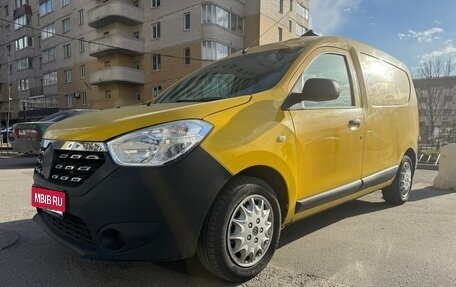 Renault Dokker, 2018 год, 999 999 рублей, 1 фотография
